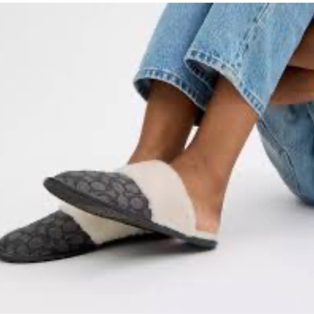NWOT Coach Zena Slippers size 9